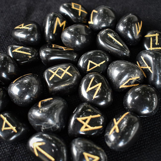 Beginner Rune Set - Black Agate